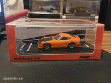 Load image into Gallery viewer, iNNO 64 1/64 Nissan Fairlady Z (S30) Orange with Carbon Bonnet
