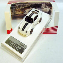 Load image into Gallery viewer, FuelMe 1/64 Gunter Werks Winchester Snow
