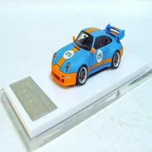 Load image into Gallery viewer, FuelMe 1:64 400R (993) Gunter Werks Gulf Style
