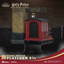 Load image into Gallery viewer, Beast Kingdom D-Stage 099 Diorama Stage Harry Potter: Platform 9 3/4
