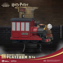 Load image into Gallery viewer, Beast Kingdom D-Stage 099 Diorama Stage Harry Potter: Platform 9 3/4
