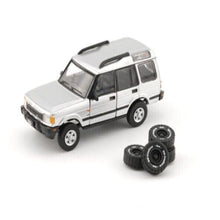 Load image into Gallery viewer, BM Creations Junior 1:64 Land Rover Discovery 1 Silver LHD
