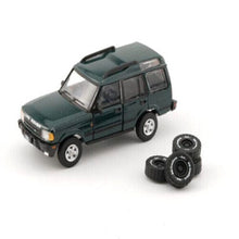 Load image into Gallery viewer, BM Creations Junior 1:64 Land Rover Discovery 1 Green LHD
