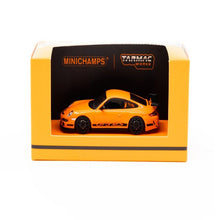 Load image into Gallery viewer, Minichamps x Tarmac Works 1:64 Porsche 911 GT3 RS 2006 Orange
