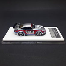 Load image into Gallery viewer, FuelMe Models 1:64 Rauh-Welt Begriff Rough Rhythm-Martini

