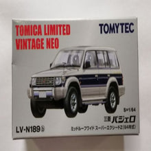 Load image into Gallery viewer, Tomytec 1:64 TLVN LV-N189b Mitsubishi Pajero Super Exceed Z
