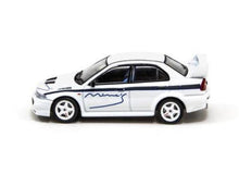 Load image into Gallery viewer, Tarmac Works 1:64 Mitsubishi Lancer Evolution VI / Tuned by Mine's
