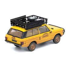 Load image into Gallery viewer, iNNO64 1/64 Range Rover "Classic" Camel Trophy 1982 with Dust Effect 1 Tool Box and 4 Fuel/Oil Container Included
