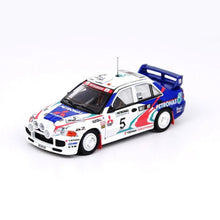 Load image into Gallery viewer, iNNO64 1/64 Mitsubishi Lancer Evolution III #5 Rally of Malaysia without Mud Effect
