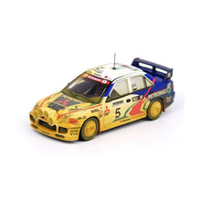 Load image into Gallery viewer, iNNO64 1/64 Mitsubishi Lancer Evolution III #5 Rally of Malaysia with Mud Effect
