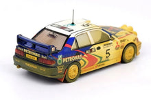 Load image into Gallery viewer, iNNO64 1/64 Mitsubishi Lancer Evolution III #5 Rally of Malaysia with Mud Effect
