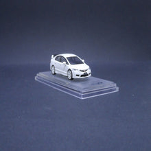 Load image into Gallery viewer, iNNO64 1:64 Honda Civic Type-R FD2 (White)
