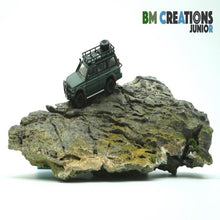 Load image into Gallery viewer, BM Creations Junior 1:64 Mitsubishi Pajero (Matte Green)
