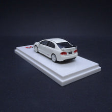 Load image into Gallery viewer, Hobby Japan 1:64 Honda Civic Type R (FD2) 2007 Champion White (Customized Ver.)
